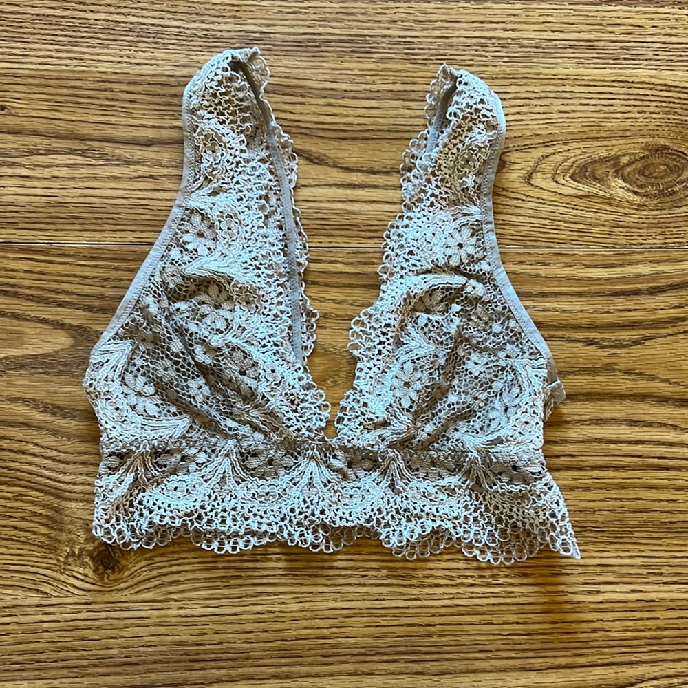Victoria’s Secret Size Small Lace Taupe Lace Bralette